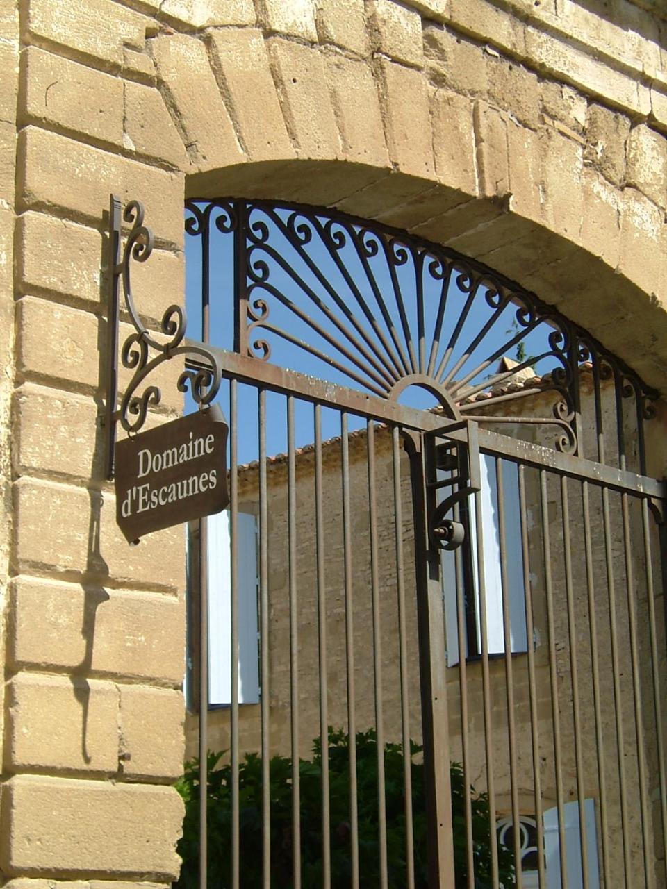 Domaine Des Escaunes Sernhac Exterior photo