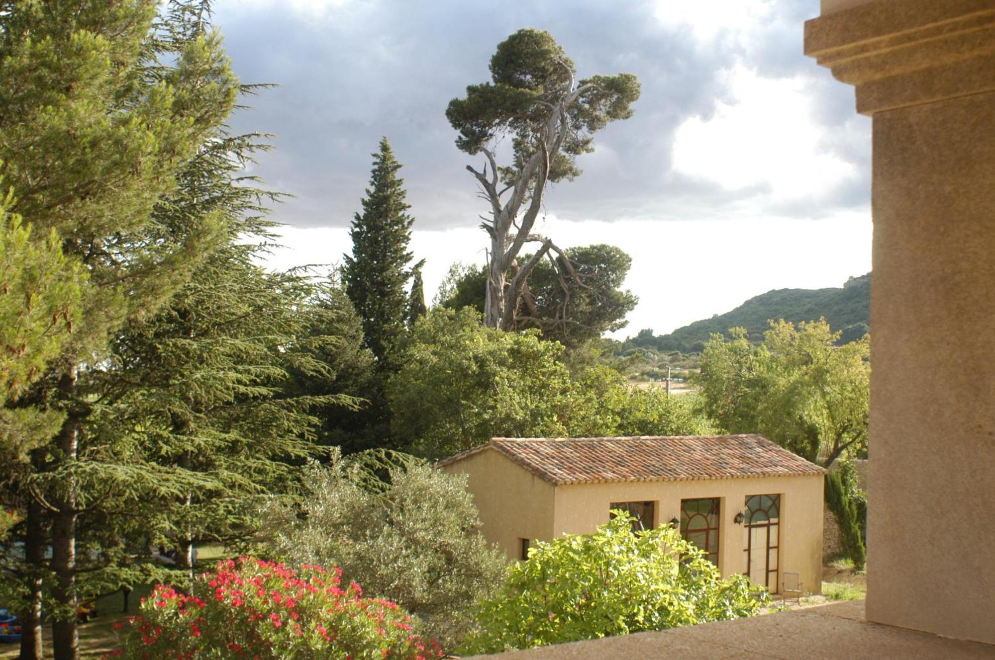 Domaine Des Escaunes Sernhac Exterior photo